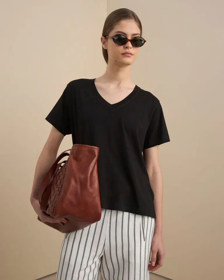 Remera de manga corta en algodón pima con logo bordado y aberturas laterales de Prüne en Remeras para argentina