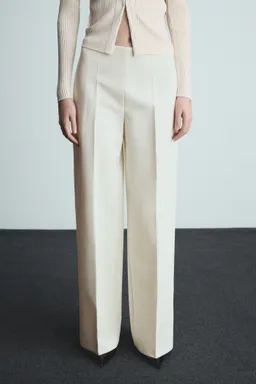 Pantalón pinzas wideleg de Mango en Pantalones para argentina