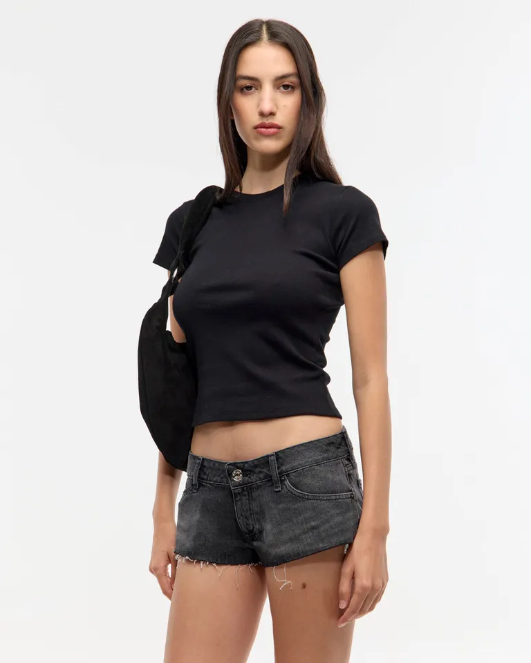 Micro shorts de tela vaquera con lavado negro y detalles blancos de Ay Not Dead en Shorts para argentina