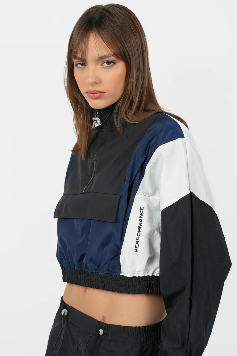 Anorak boxy negro con recortes a contratono y detalles de cierre de Top White en Buzos y Sweaters para argentina