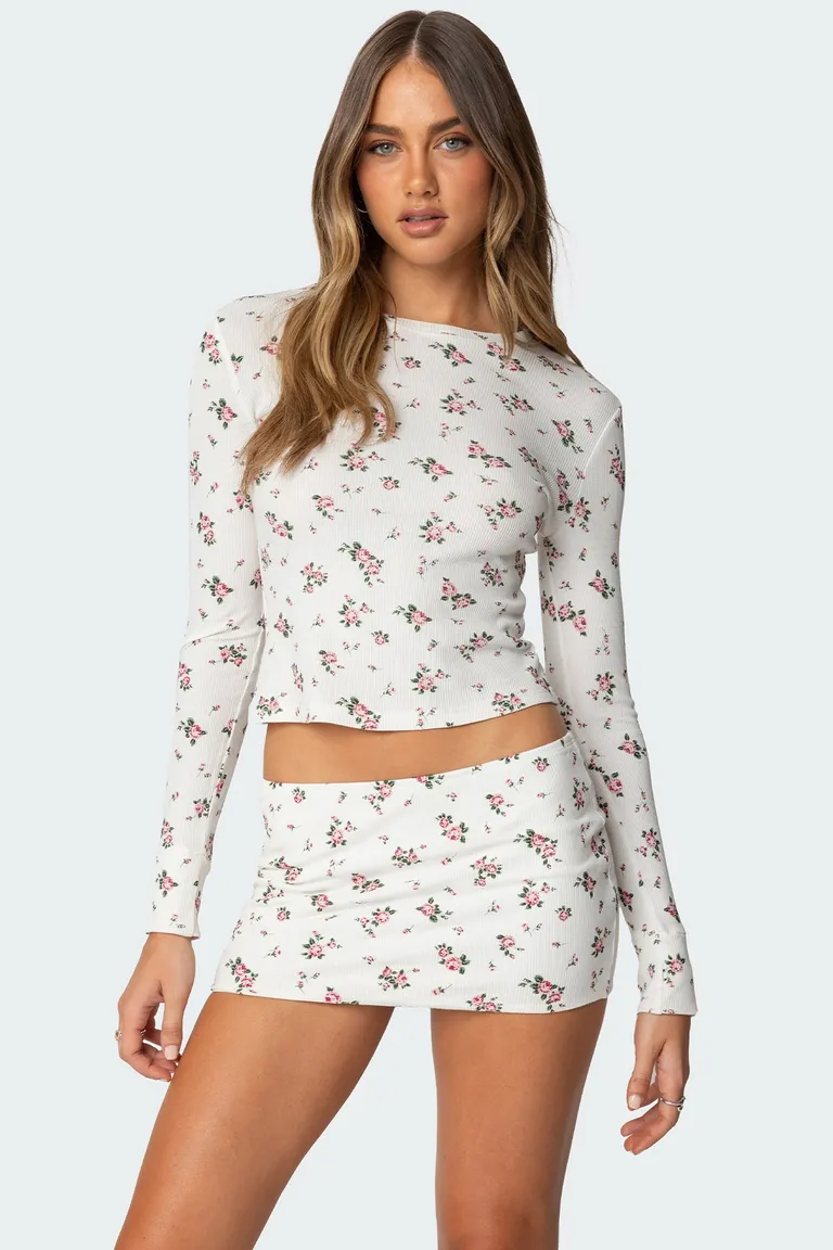 Remera waffle floral melany de Edikted en Tops para argentina