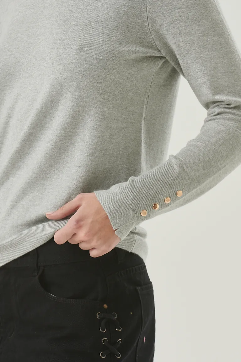 Sweater de tejido suave y calce entallado con detalles acanalados de Sweet en Buzos y Sweaters para argentina