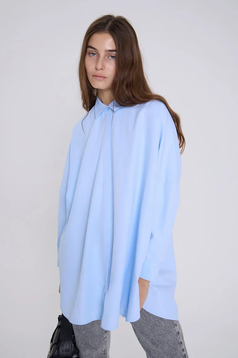 Camisa oversize de poplin de algodón con logo bordado de Maria Cher en Camisas para argentina