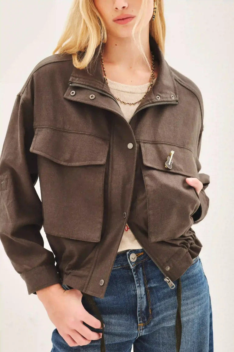 Chaqueta amplia de lino con ajustes en la cintura y detalles en la solapa de Rapsodia en Chaquetas para argentina