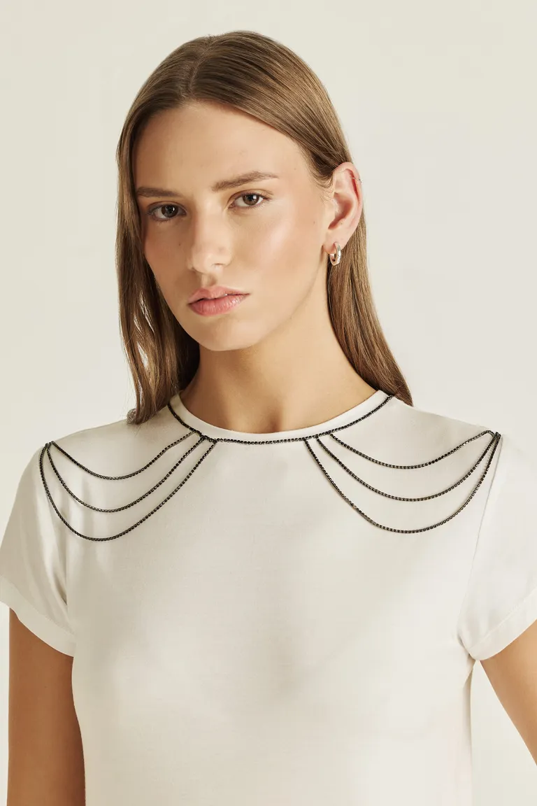 Remera de punto liviano con diseño exclusivo de strass de Tucci en Remeras para argentina