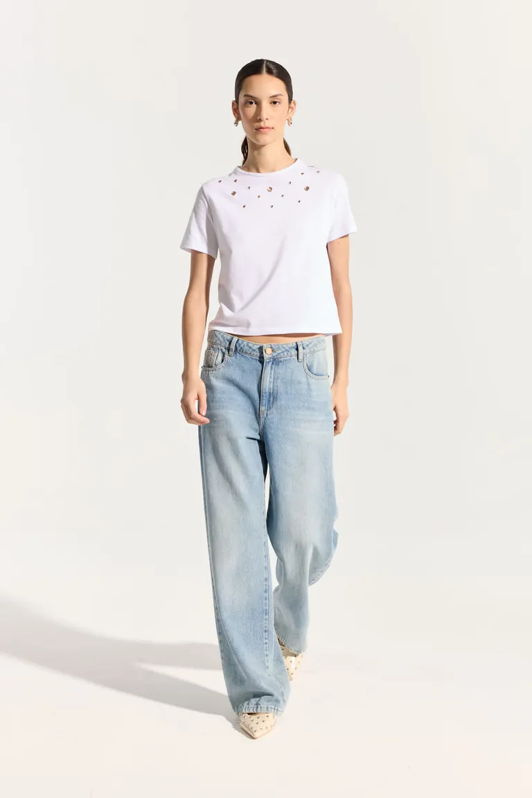 Remera de calce regular y manga corta con detalles metálicos en el escote de Portsaid en Remeras para argentina