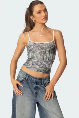 Musculosa camuflada contrastante de Edikted en Tops para argentina