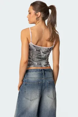 Musculosa camuflada contrastante de Edikted en Tops para argentina