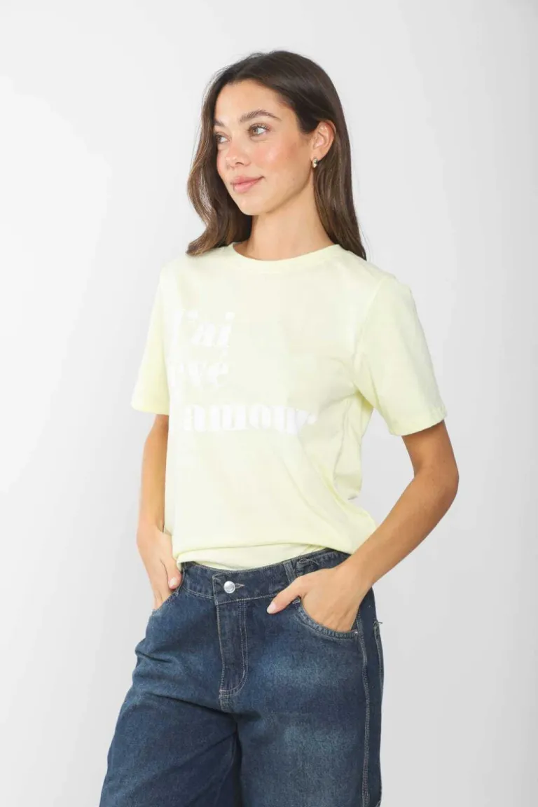 Remera de algodón con estampado de frase en color gris oscuro para mujer de Belle en Remeras para argentina