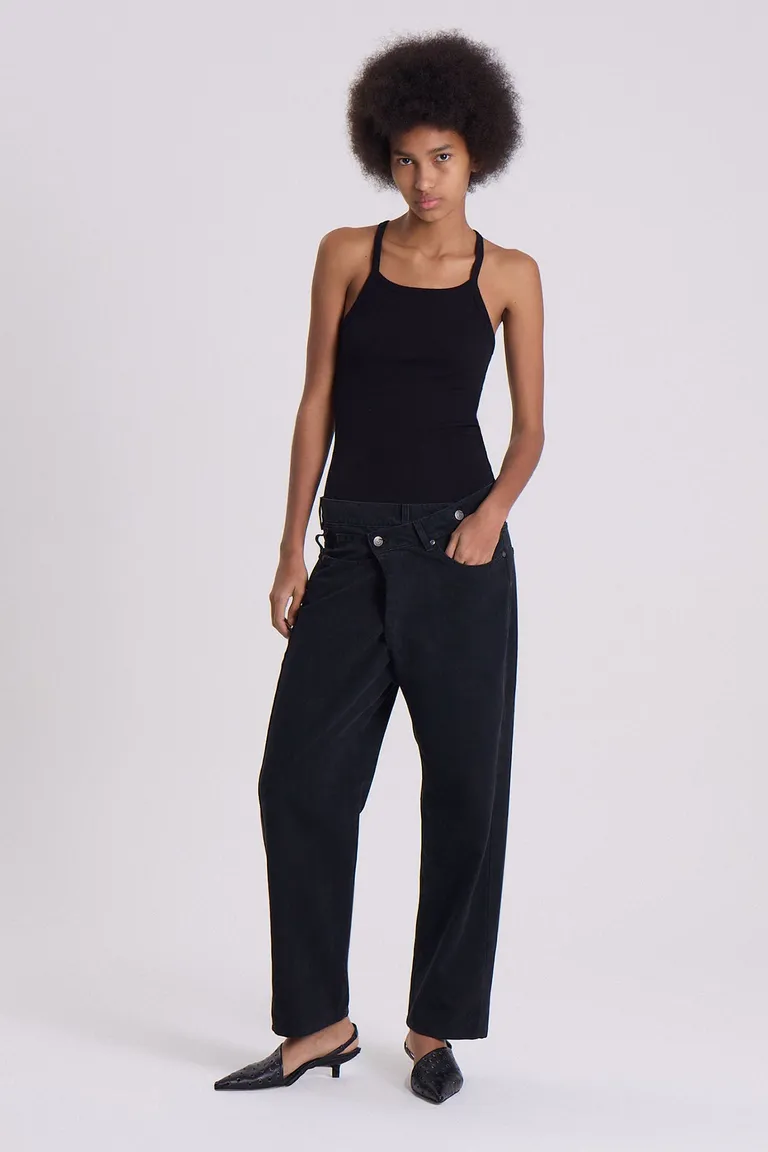 Pantalones vaqueros rectos de tiro medio bajo en color negro de Maria Cher en Pantalones para argentina