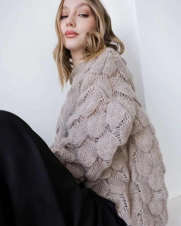 Suéter de punto de diseño con escamas y cuello redondo de Hesed en Buzos y Sweaters para argentina