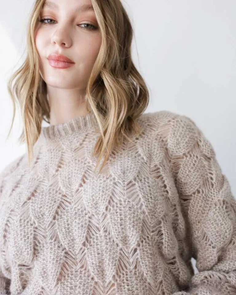 Suéter de punto de diseño con escamas y cuello redondo de Hesed en Buzos y Sweaters para argentina