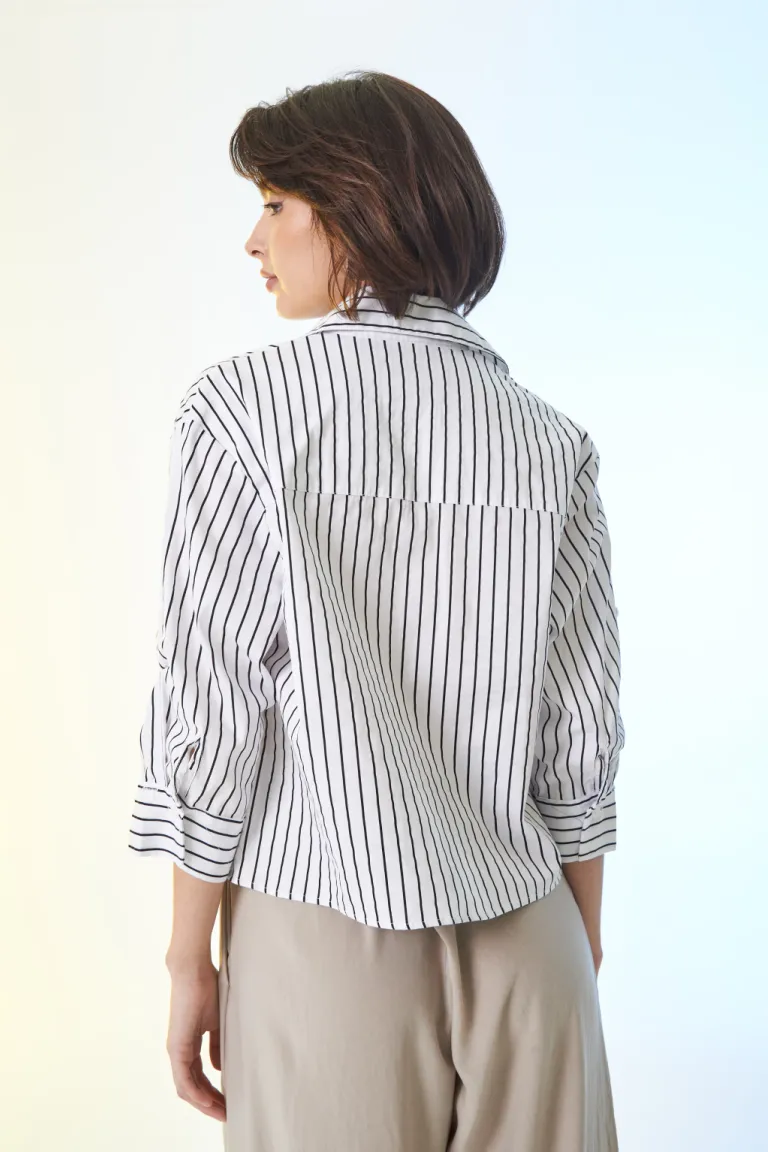 Camisa de rayas verticales, blanca, de manga larga y cuello con botones para mujer de Apricot en Camisas para argentina