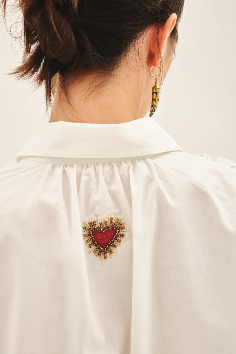 Camisa de poplin amplia con bordado hecho a mano en el frente y espalda de Rapsodia en Camisas para argentina