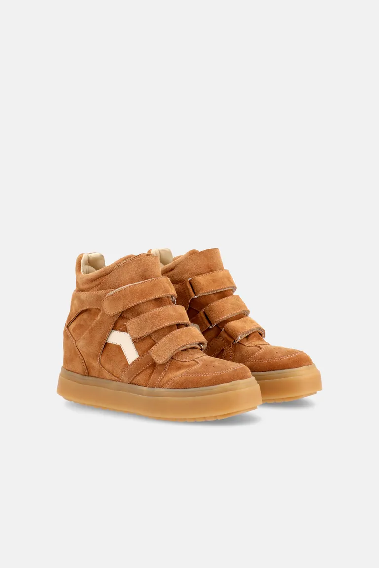Zapatillas de gamuza camel con tiras de velcro ajustables y suela ancha traslúcida de Justaosadia en Zapatillas para argentina