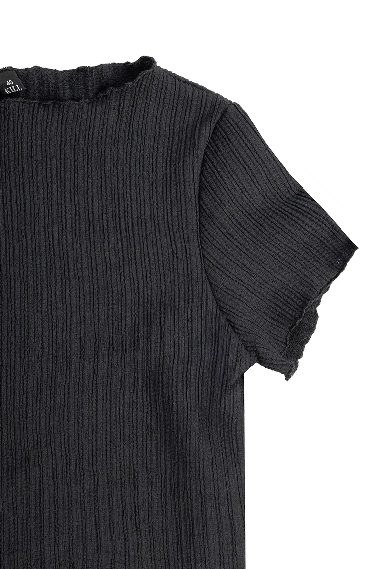 Remera de manga corta con textura arrugada y detalles en roulette de Kill en Remeras para argentina