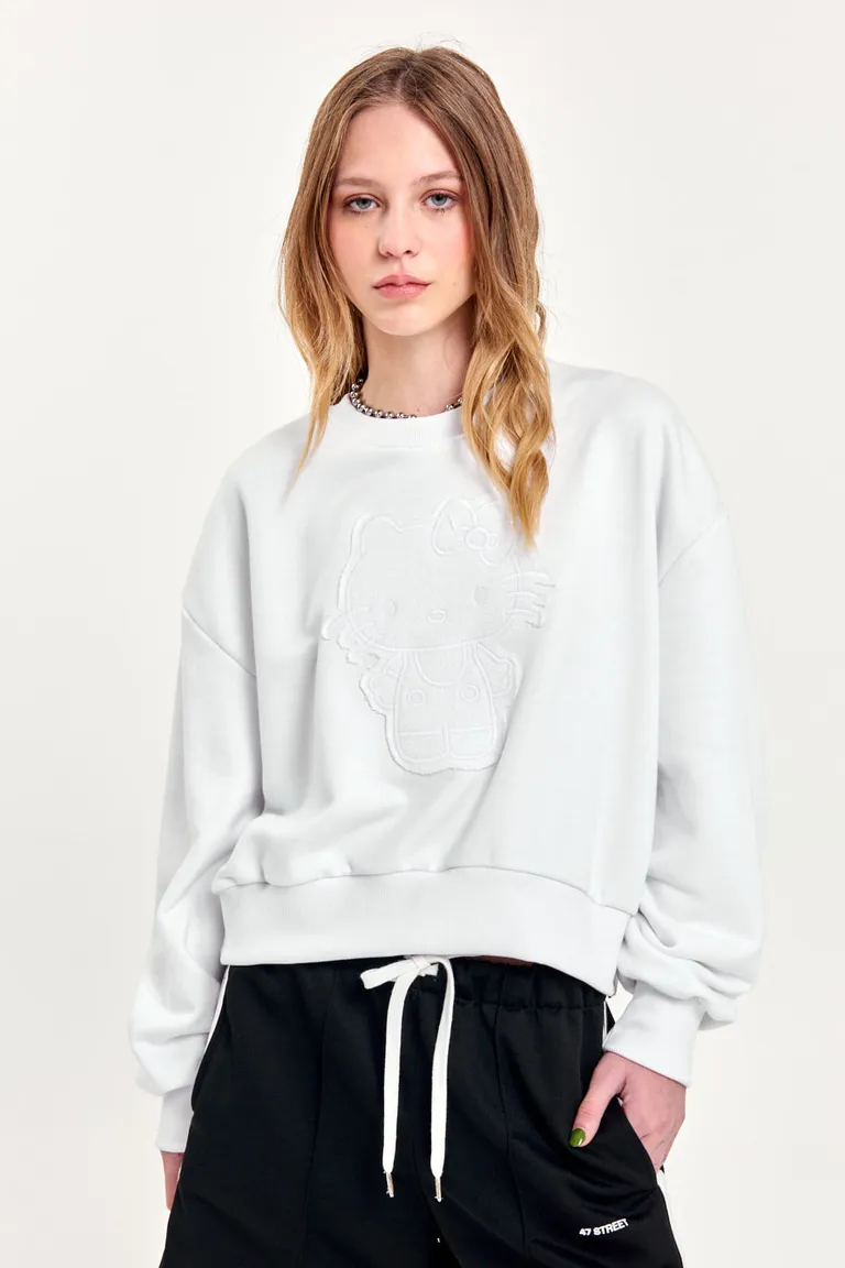 Buzo básico de algodón con parche bordado de Kitty, un toque adorable para tu estilo casual de 47 Street en Buzos y Sweaters para argentina