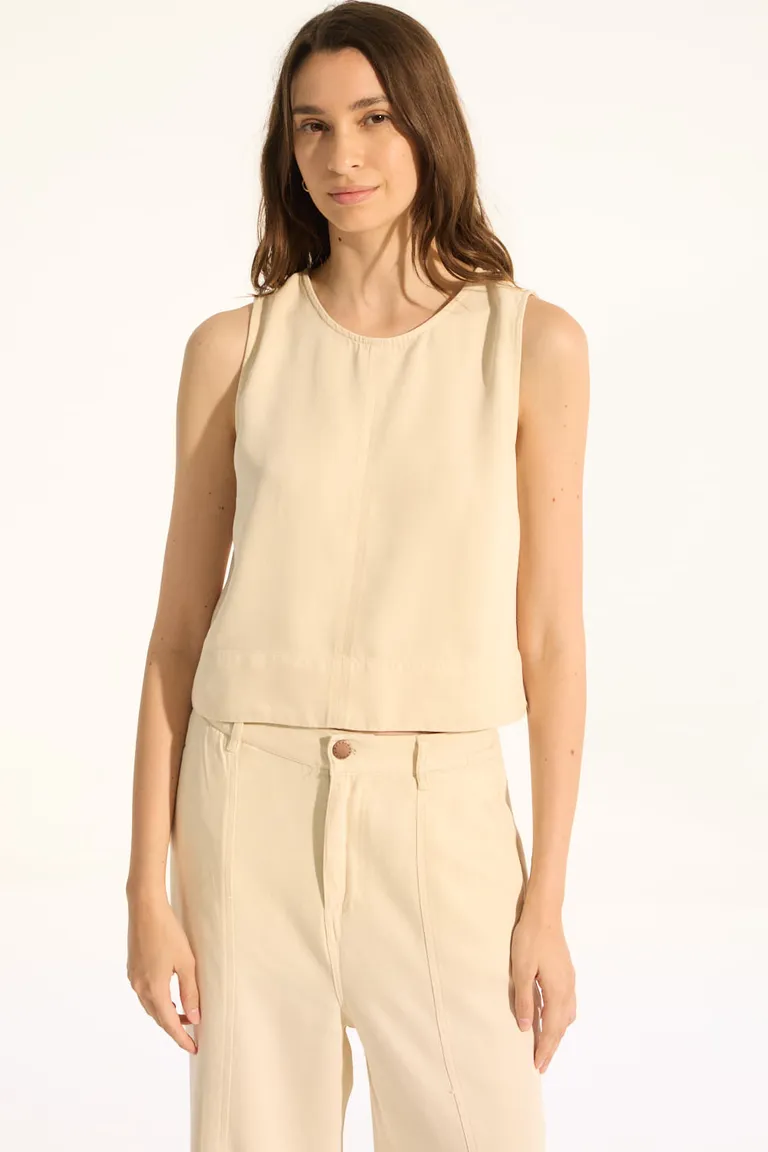 Top clásico de corte recto y escote a la base, diseño minimalista y sofisticado de Portsaid en Tops para argentina