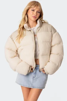 Campera puffer sherpa oversize de Edikted en Chaquetas para argentina