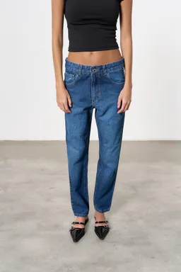 Jean denim mom sarah de Magda en Pantalones para argentina