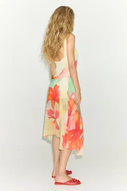 Vestido estampado bajo asimétrico de Mango en Vestidos para argentina