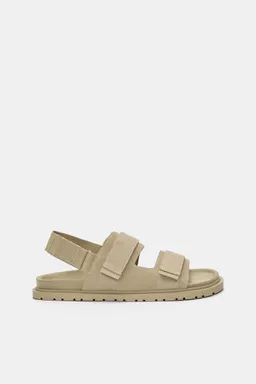 Sandalias de tiras de cuero de Pull&Bear en Sandalias y Ojotas para argentina