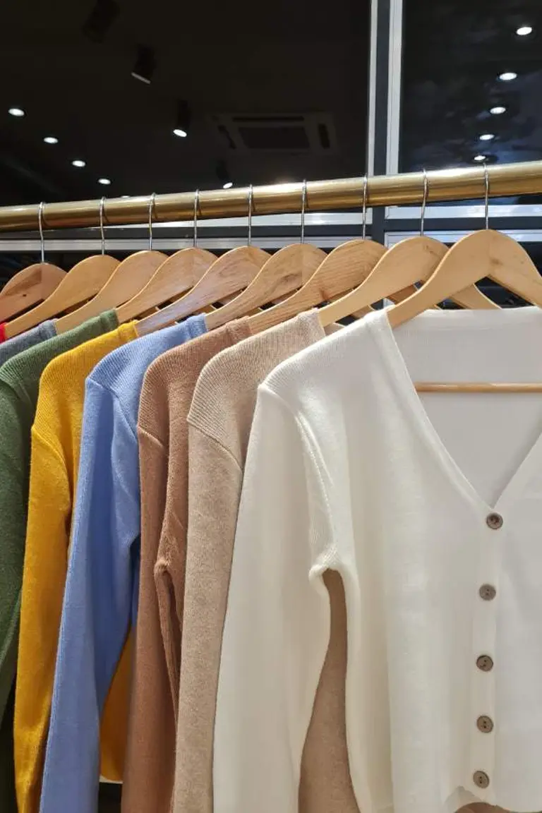 Saco corto escote V de Hesed en Buzos y Sweaters para argentina