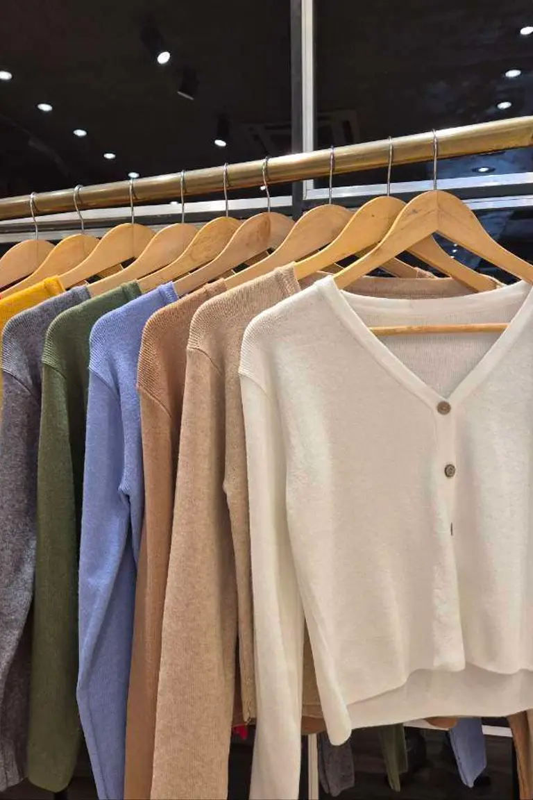 Saco corto escote V de Hesed en Buzos y Sweaters para argentina