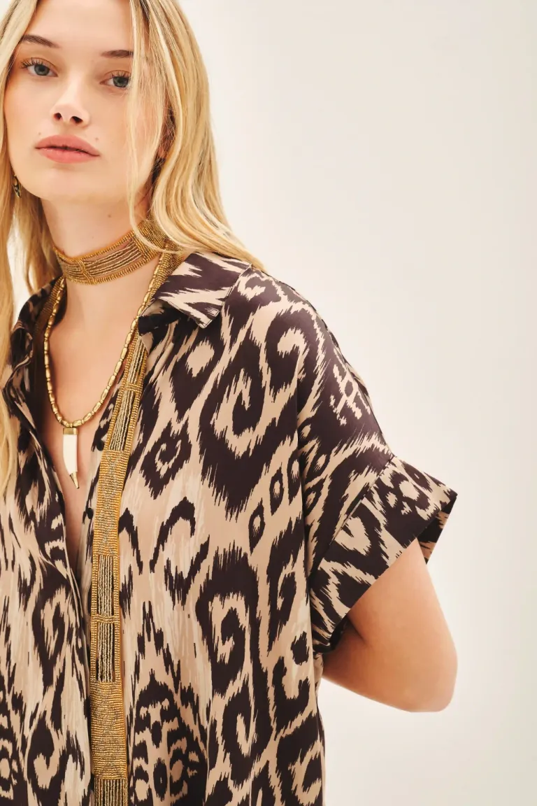 Camisa oversize con estampado llamativo y cuello camisero de Rapsodia en Camisas para argentina