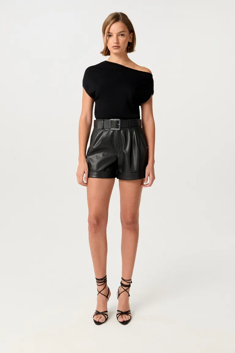 Remera tejida de punto liso con escote diagonal y hombro caído de Markova en Remeras para argentina