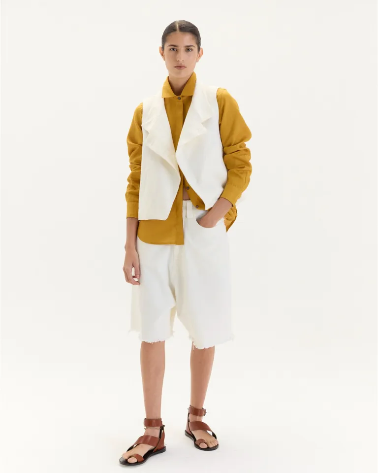 Chaleco de gabardina roja con cruce y bolsillos laterales - Versatilidad y elegancia en una sola prenda de Blue Sheep en Chalecos para argentina