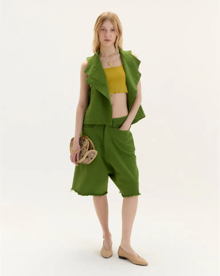 Chaleco de gabardina roja con cruce y bolsillos laterales - Versatilidad y elegancia en una sola prenda de Blue Sheep en Chalecos para argentina