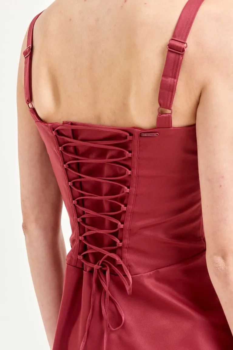 Vestido femenino de corte estructura con detalles frunces en el escote y ajuste regulable de 47 Street en Vestidos para argentina