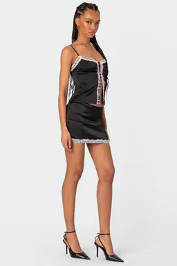 Musculosa satén botones feyra de Edikted en Tops para argentina