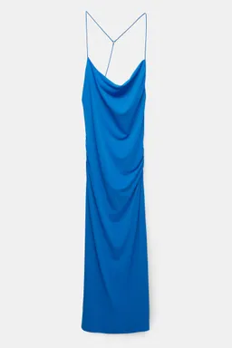 Vestido midi bretel asimétrico de Pull&Bear en Vestidos para argentina
