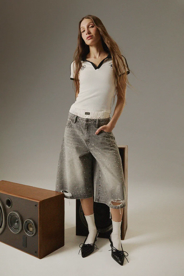 Bermuda de denim con detalles únicos y brillo de 47 Street en Pantalones para argentina