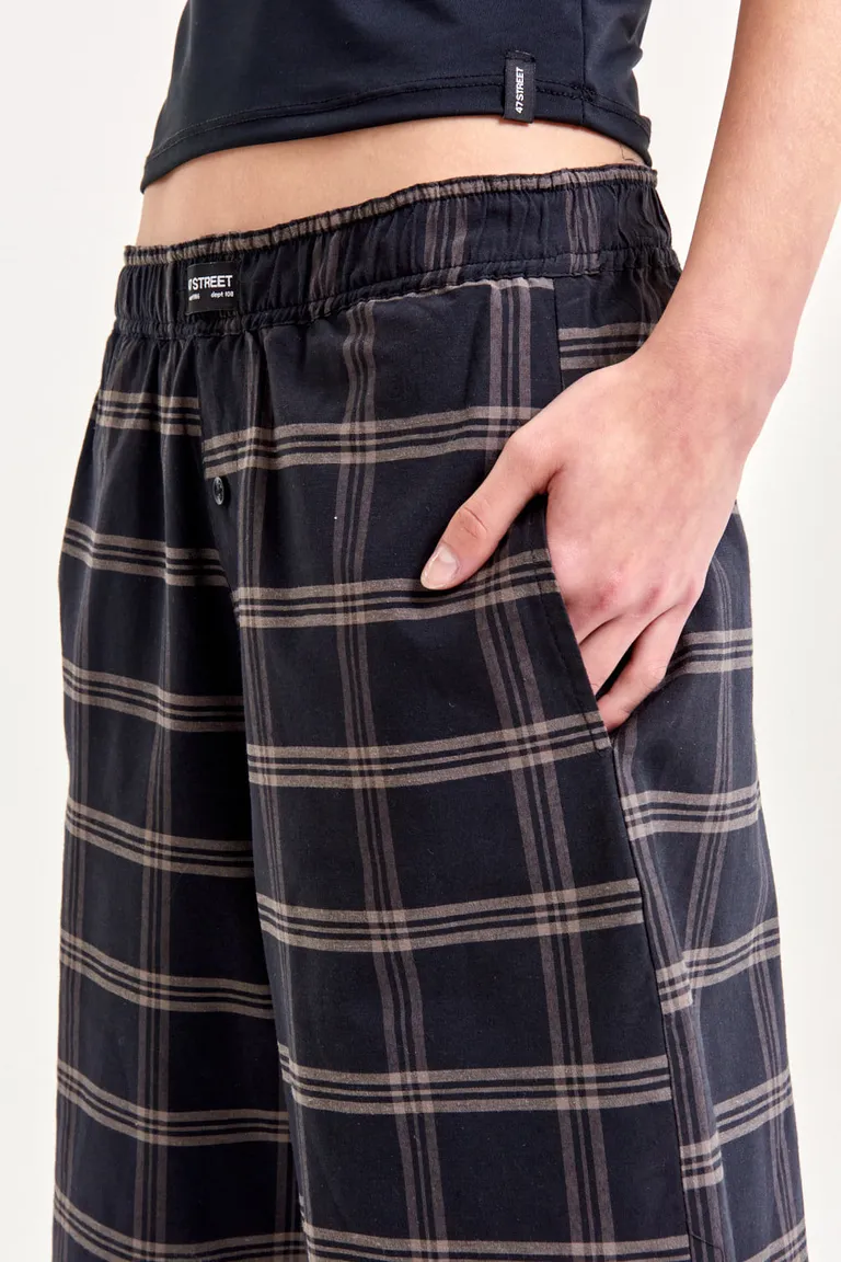 Bermuda cuadrillé con cintura elástica y bolsillo posterior de 47 Street en Shorts para argentina