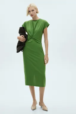 Vestido midi nudo de Mango en Vestidos para argentina