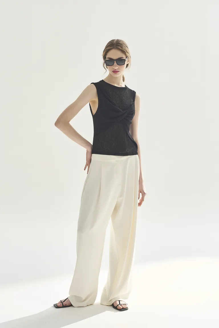 Pantalón ancho y versátil en tono beige para mujer de Akiabara en Pantalones para argentina