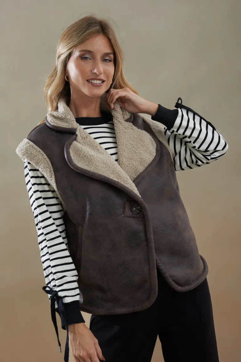 Chaleco nebraska para mujer, un accesorio de moda práctico y abrigado de Apricot en Chalecos para argentina