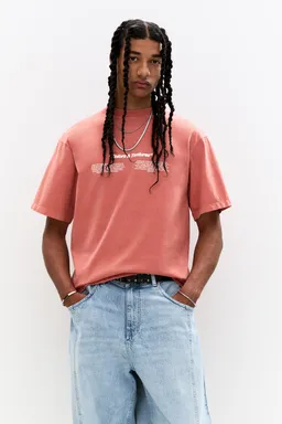 Remera gráfico frutas texto de Pull&Bear en Remeras y Polos para argentina
