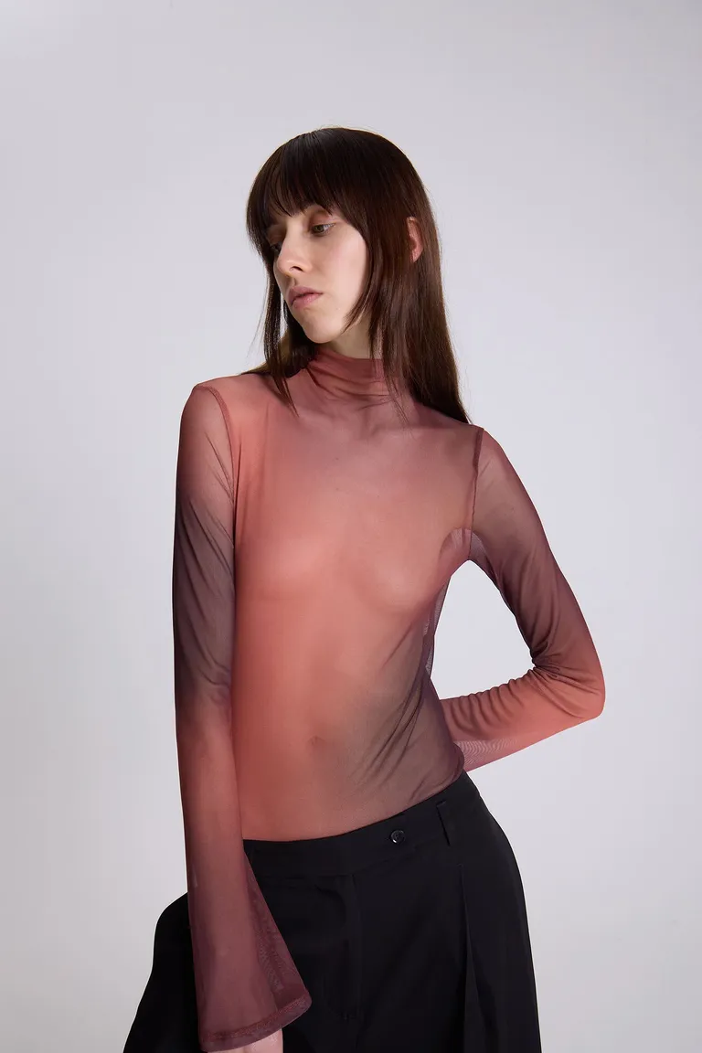Elegante body de manga larga y cuello alto para mujer de Maria Cher en Bodies para argentina