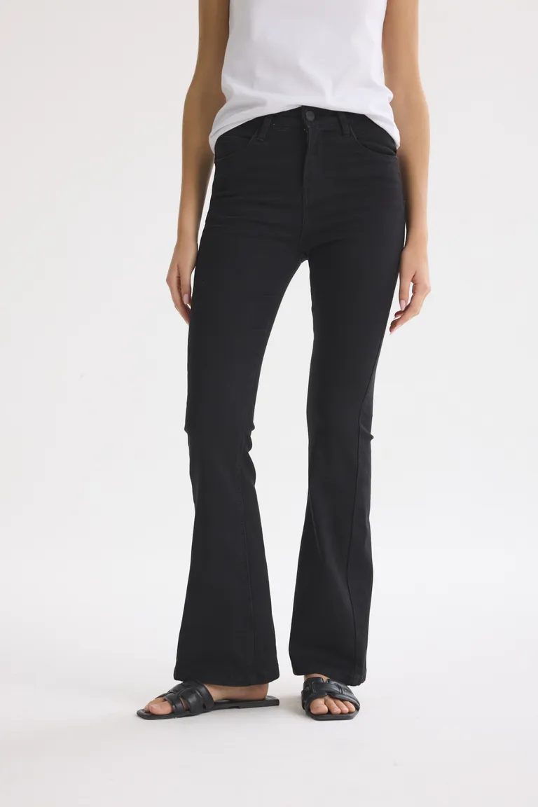 Pantalón de corte recto y pierna amplia en tela oxford para mujer de Akiabara en Pantalones para argentina