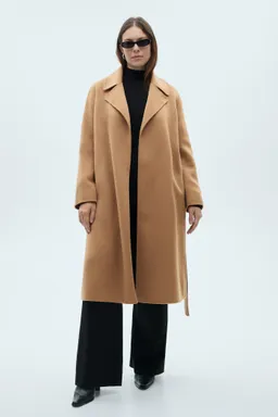 Abrigo handmade con cinturón de Mango en Chaquetas para argentina