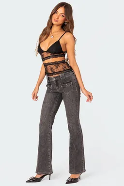Flare jeans tiro bajo tatum de Edikted en Pantalones para argentina