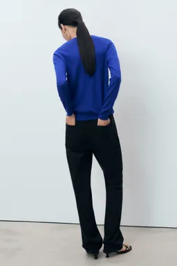 Remera tejida cuello pico de Mango en Buzos y Sweaters para argentina