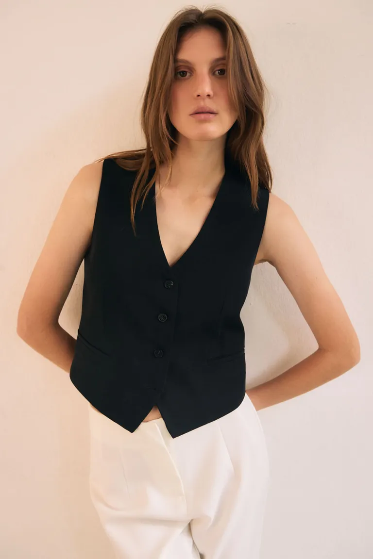 Chaleco sastre femenino de corte elegante y diseño atemporal de Portsaid en Chalecos para argentina