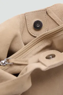 Bolso serraje hombro de Mango en Bolsos y Carteras para argentina