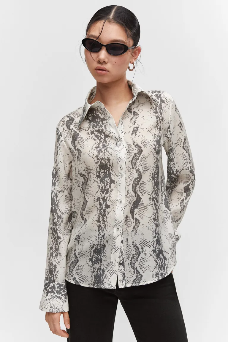 Camisa lyocell estampado serpiente de Mango en Camisas para argentina