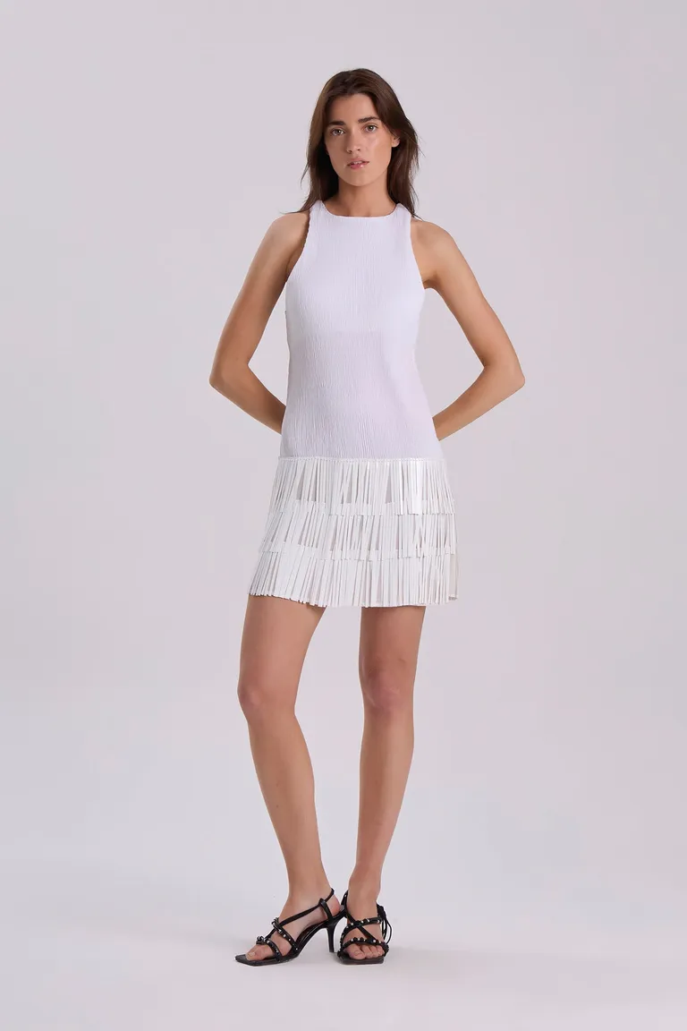 Vestido midi blanco con bordado de lentejuelas de Maria Cher en Vestidos para argentina